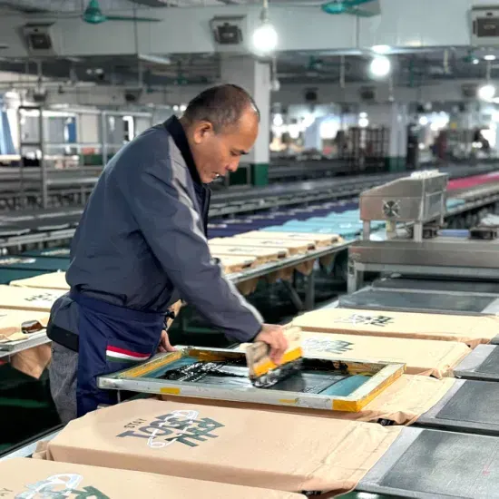 تيشيرتات قطنية عضوية بأكمام قصيرة وياقة دائرية ومقاس عادي 230 جرام لكل متر مربع 1