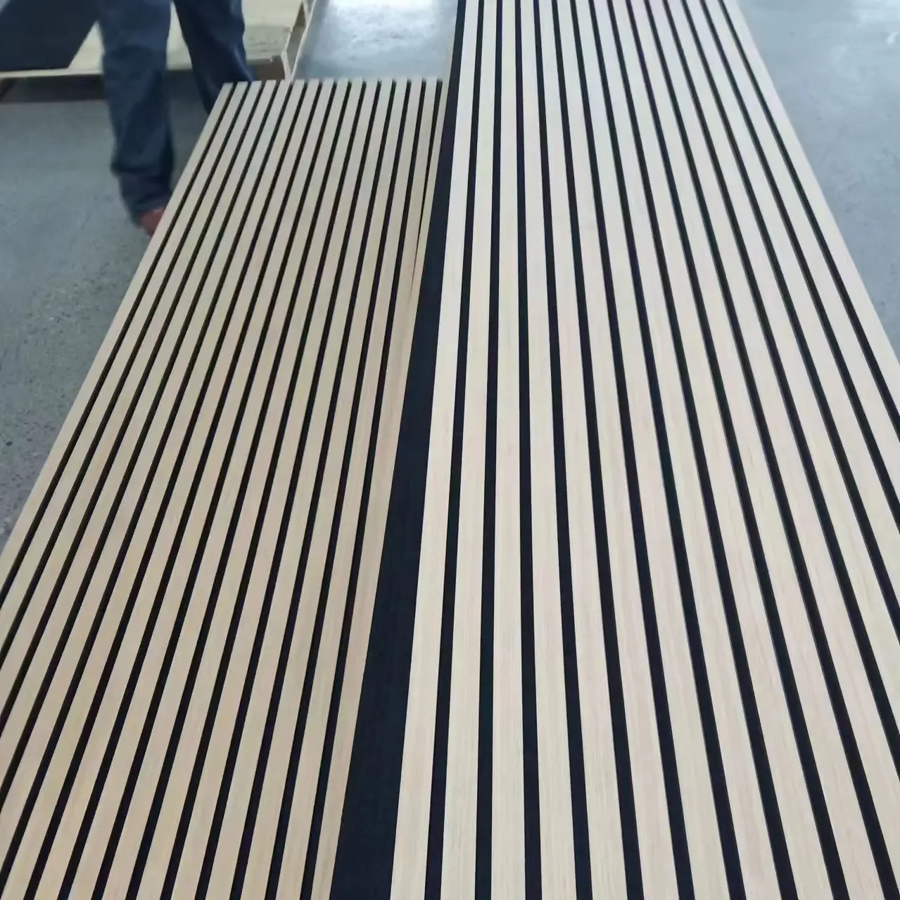 100% Recyclable PET Wood Slat Acoustic Wall Panel Natural Oak Akupanel 1