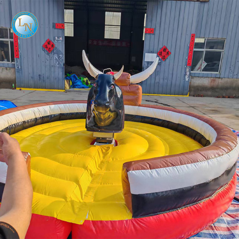 Electric Rodeo Bull Riding Game - Cowboy-Themed Amusement for Carnivals & Parties | LINO 3