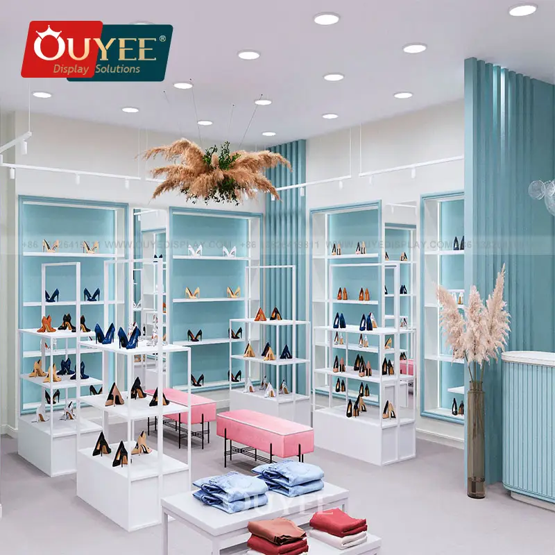 Espositore per abbigliamento e porta scarpe da donna con tacco alto 1