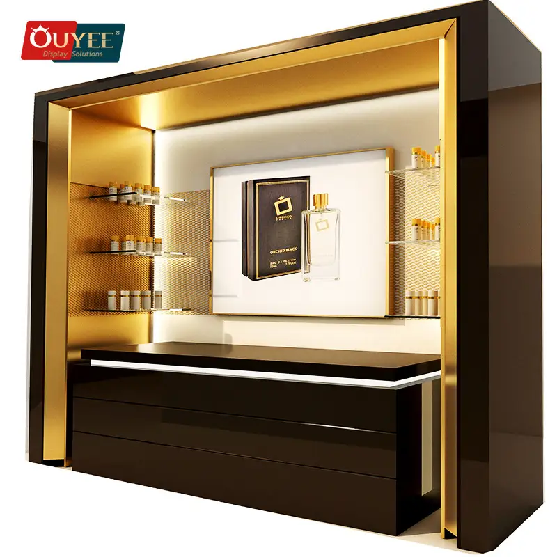 Présentoir sur mesure en MDF pour parfums et cosmétiques, noir et or. Vitrine. 1