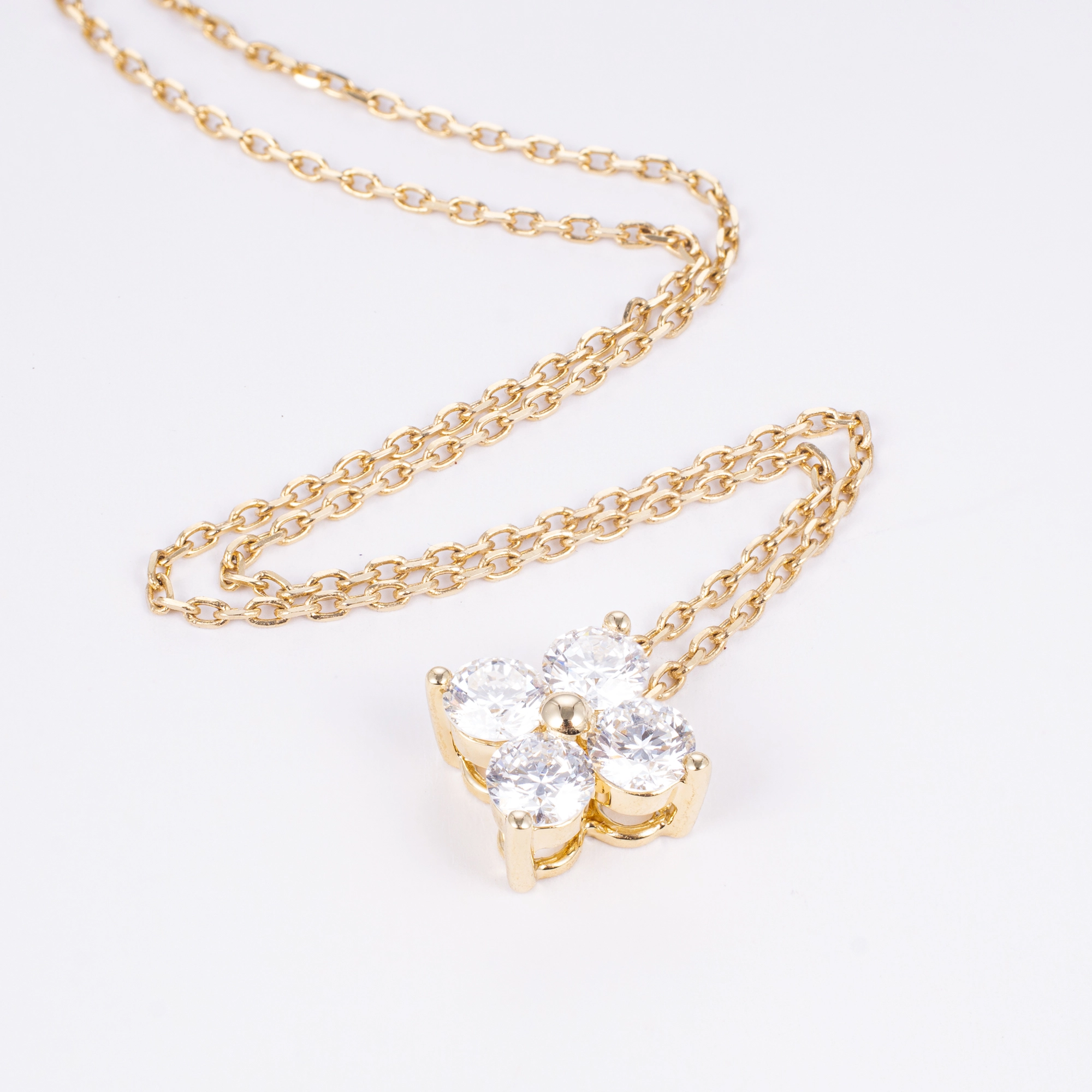 Dk Four-leaf Clover Design Igi Round Lab-grown Diamond Necklace In 18k Gold Perfect For Weddings & Gifts,Direct Factory Offer 1