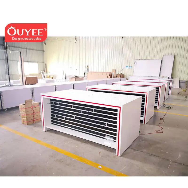 Mesa expositora personalizada para lojas de celulares e computadores. 1