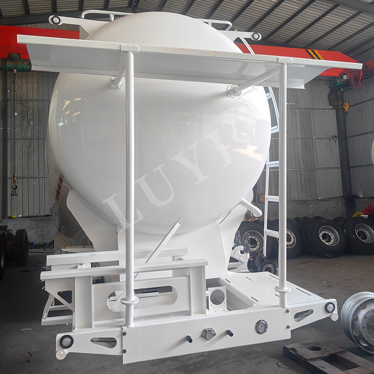 NOUVEAU SEMI-TANKINE SIM-TRAIL 4
