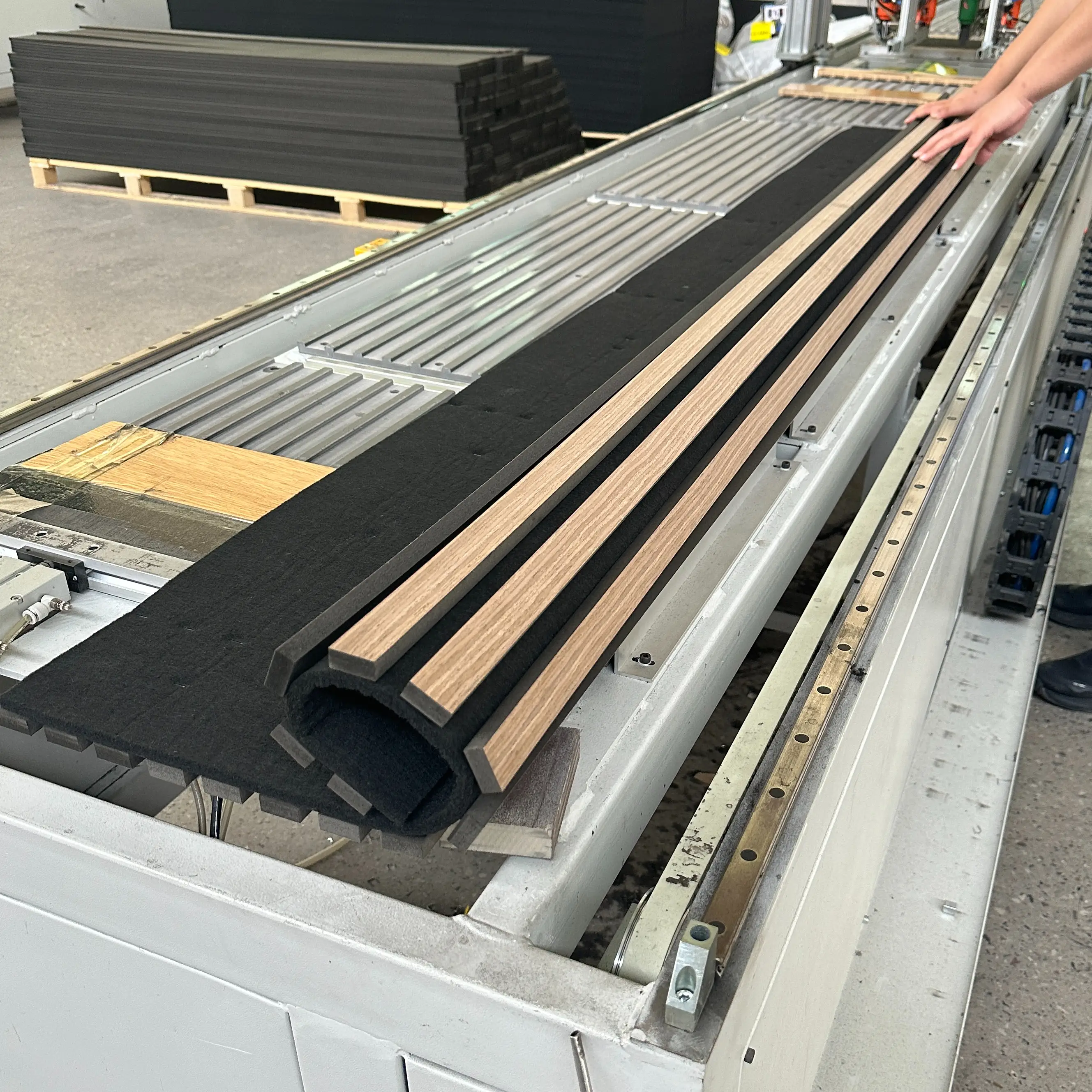 Wood Veneer MDF Curved Acoustic Wall Panel Flexible Bendable Slat 3D Wave 1