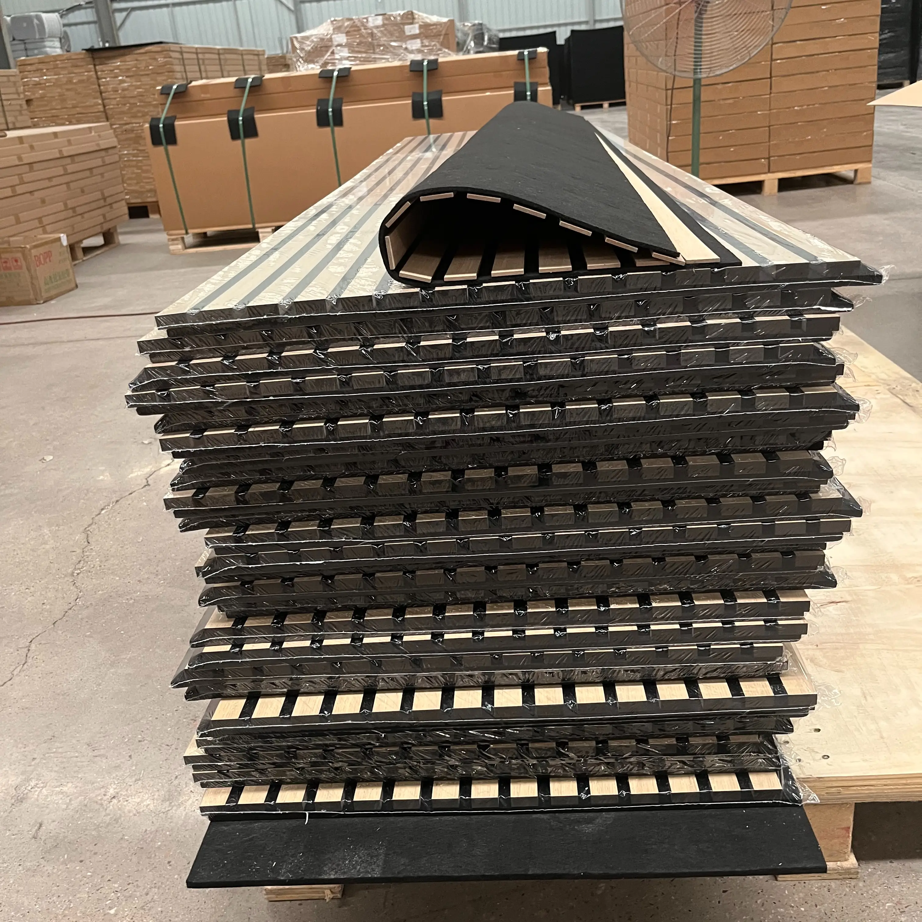 Panneau mural insonorisé à lattes en placage de bois, isolation acoustique, MDF 3D flexible 1