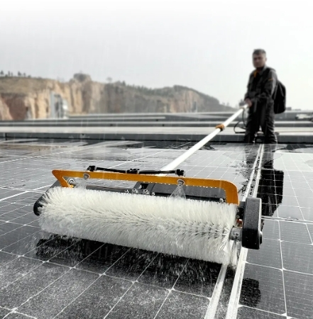 Techo y limpieza de paneles solares