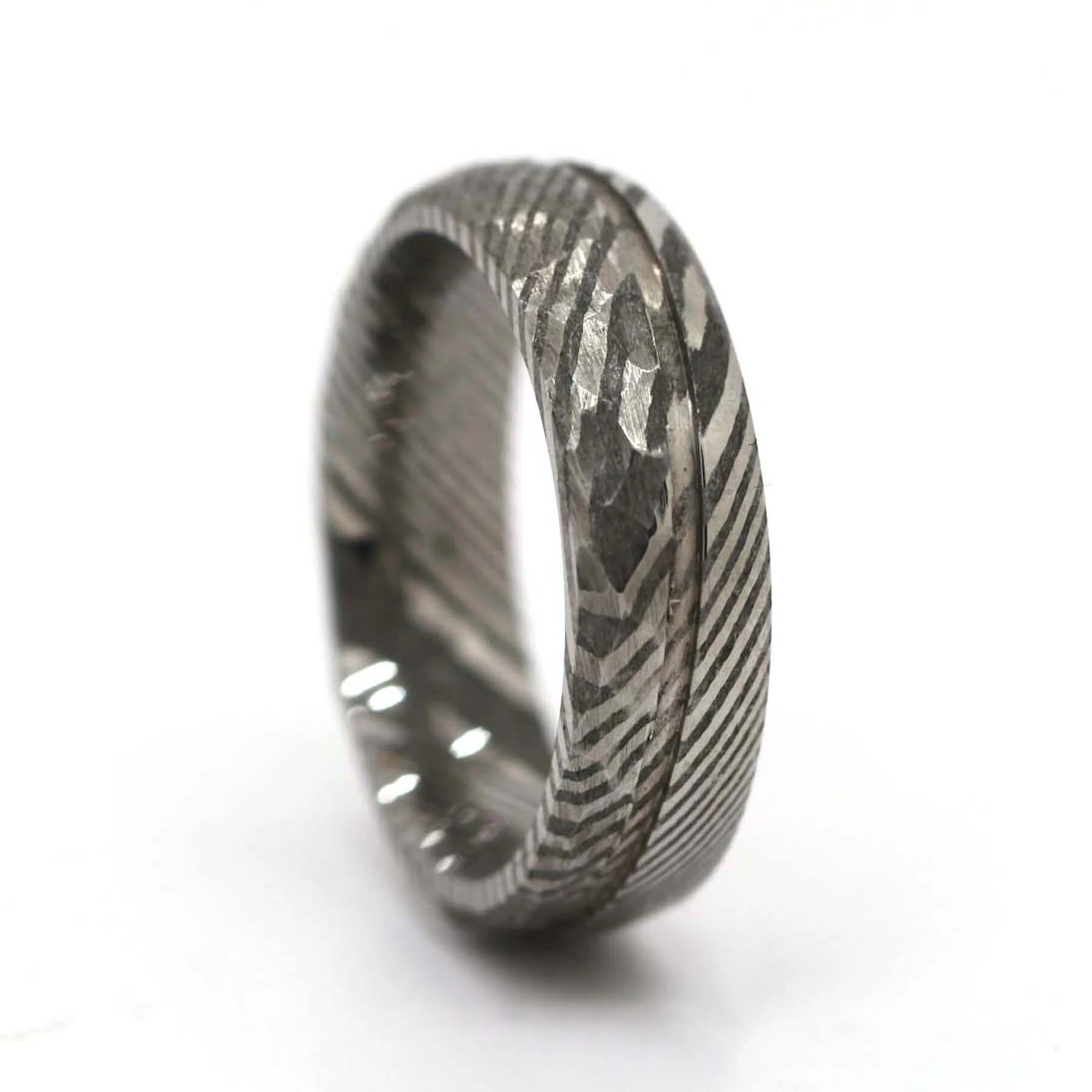 Anello in acciaio di Damasco, anello a martello, rivestimento in titanio nero. 1