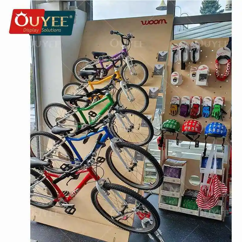 Suporte de parede personalizado em madeira para bicicletas dobráveis, ideal para lojas de bicicletas. 1