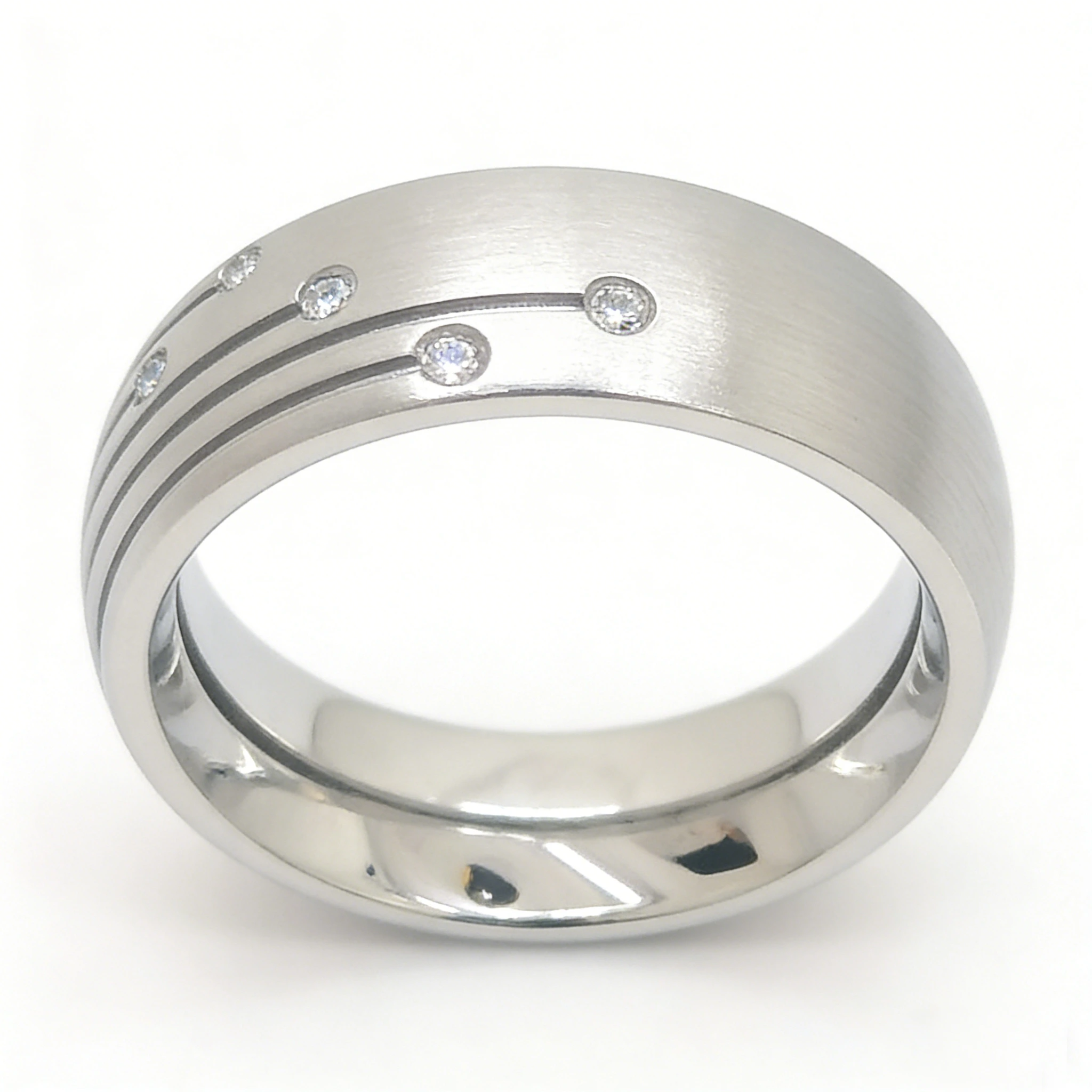 Anello eternity con cinque diamanti naturali in oro bianco 9, 14 e 18 carati per matrimonio. 1