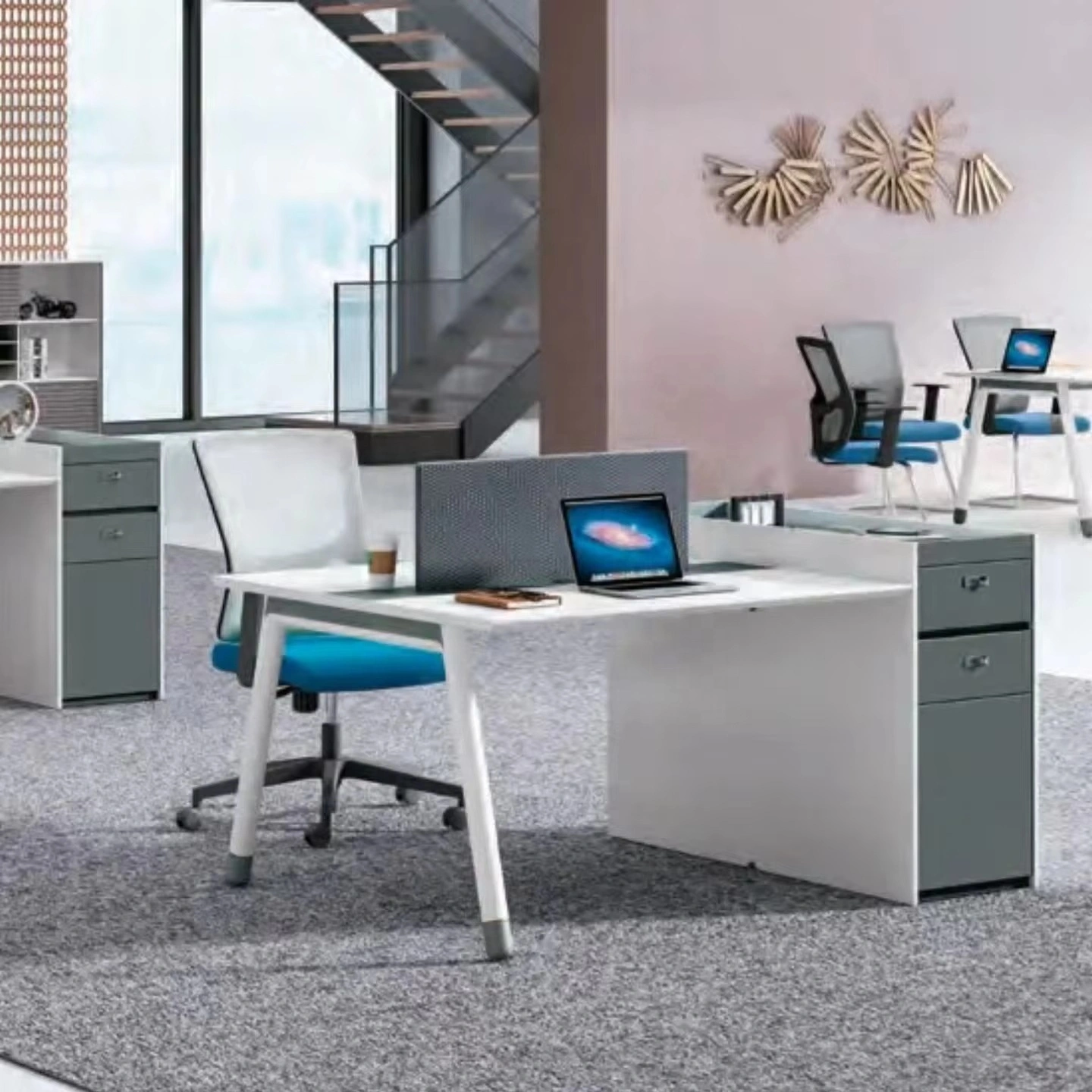 Modern Style 4-seater Cubic Office Desk Table Partition Commercial Furniture Workstation Desk With Office Partition Panel 1