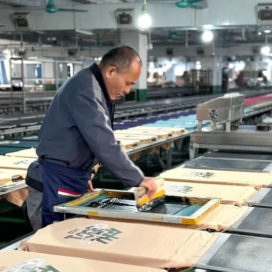 In lụa nổi theo yêu cầu, áo thun trơn 100% cotton, bán sỉ. 1