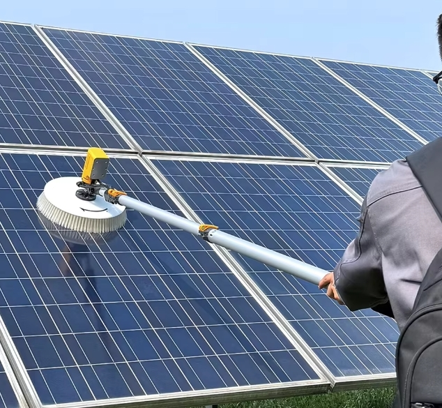 Cepillo de limpieza de paneles solares de un solo cabezal para techos exteriores 1