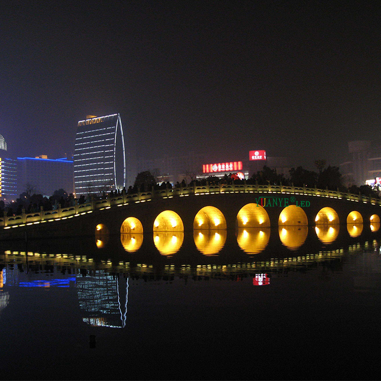 Lumières extérieures permanentes LEG Long 13,1 pouces Largeur 5,7 '' Effet de l'eau Light Warehouse Industrial Church Stadium Yy-Sg0022 13