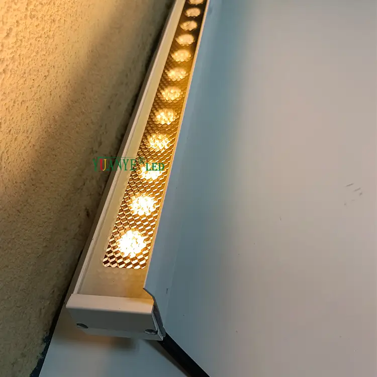 북유럽 뜨거운 판매 RGB RGBWY 알루미늄 LED 야외 벽 와셔 라이트 비품 앱 호텔 홈 yy-xq를위한 리모컨4052 1