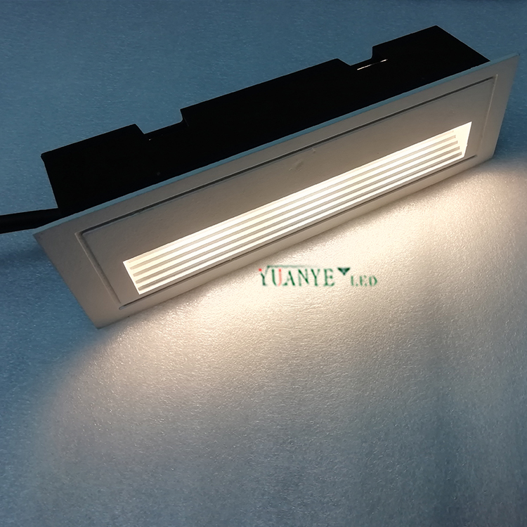 Yuanyeled Black Wall Recedes Outdoor integrierter LED Ziegelstufe Landschaftsweg Licht Schrittlicht yy-qjl016 7