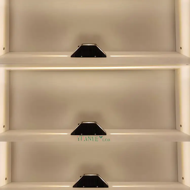 IP65 LED 복도 벽 라이트 5*360 ° 단일 헤드 반달 RGBW 위 또는 아래 장식 램프 YY-BDW010 1
