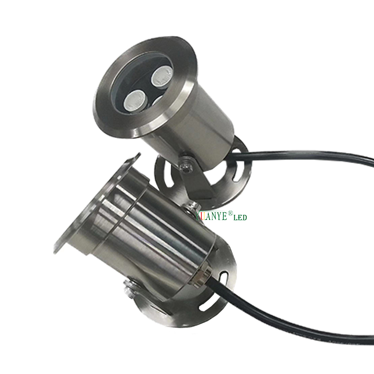 水中IP68は水中で洪水を導きました。 7