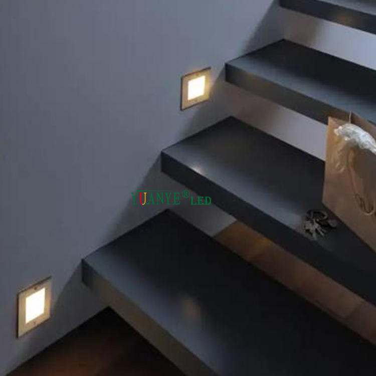 Lampe d'angle intelligente yy-QJS006 télécommande de télécommande carrée d'éclairage en aluminium en aluminium extérieur yuanyeled 12