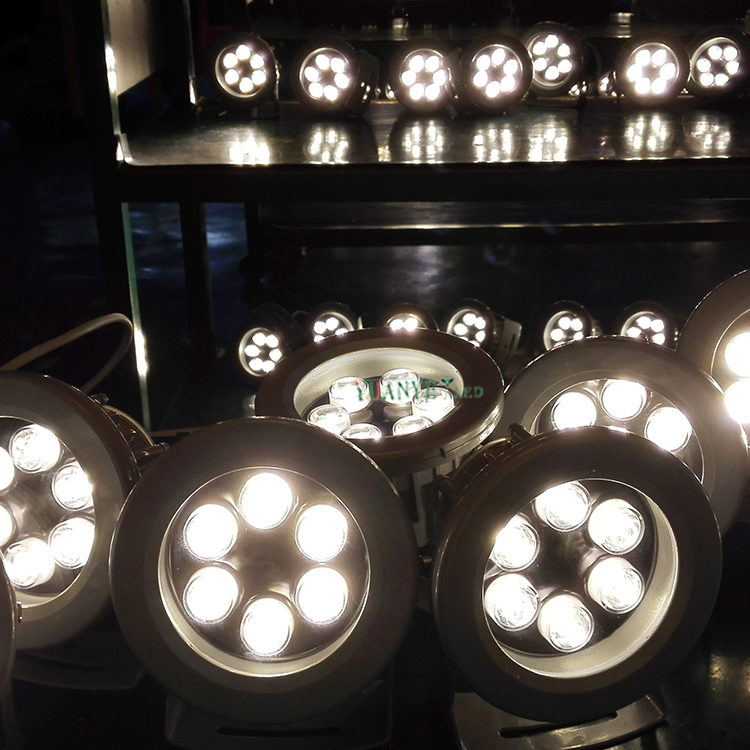 YuaNyELED -LEDフラッドライトリモートコントロールRGB 6W 9W 12W ZIGBEE3.0アルミニウムステージクリスマスイベント照明YY -SG0011 9