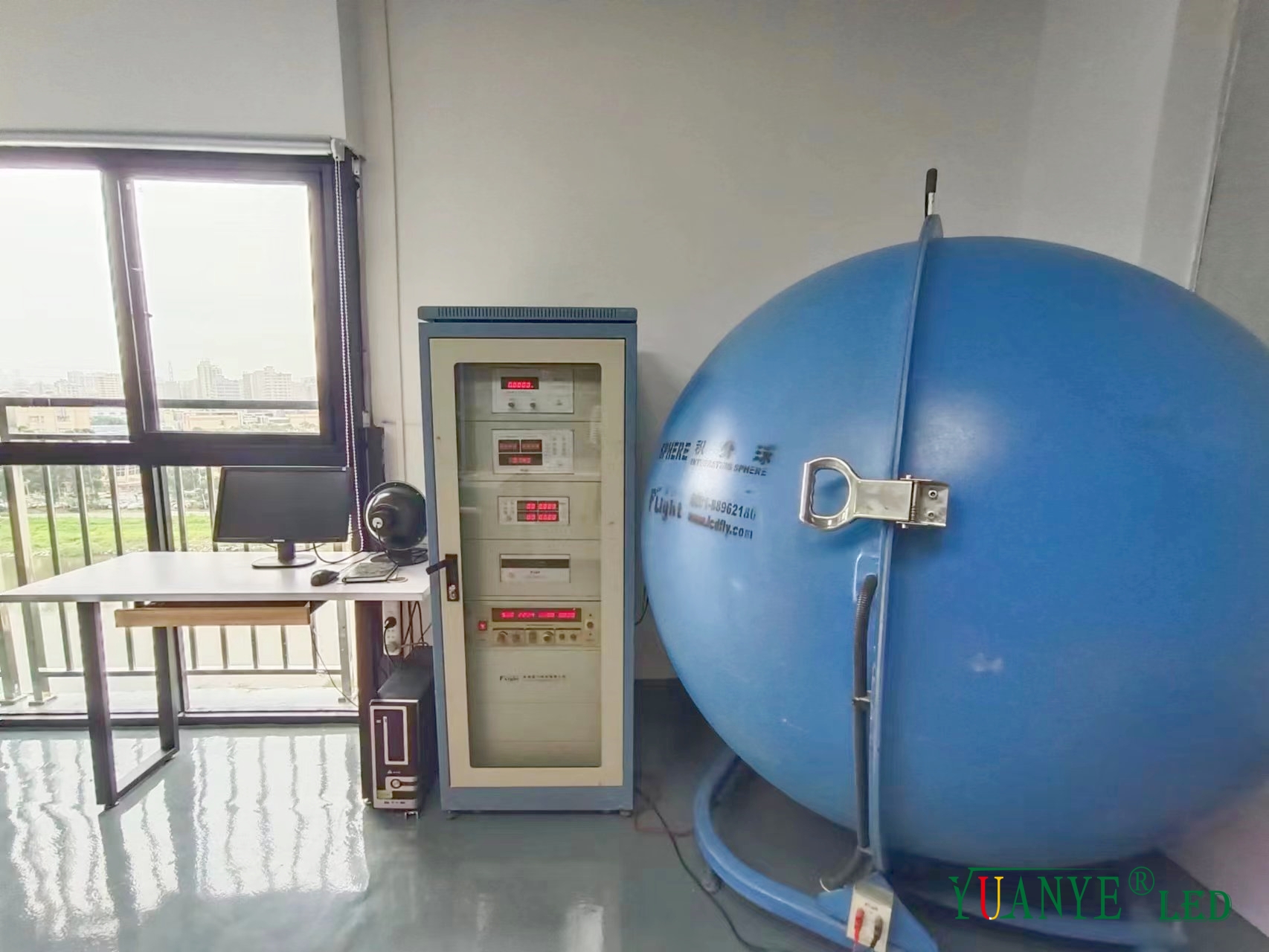 Integrating Spheres: A generalist in optical research and measurement 2