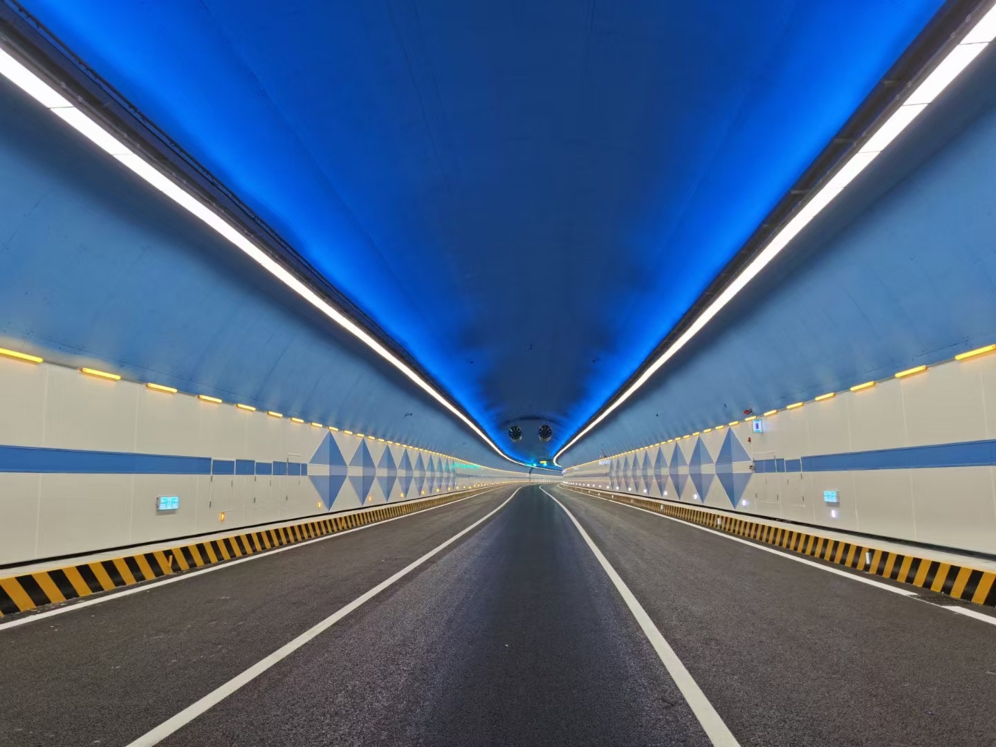 Quais são os fatores para escolher a fonte de iluminação do túnel? 2