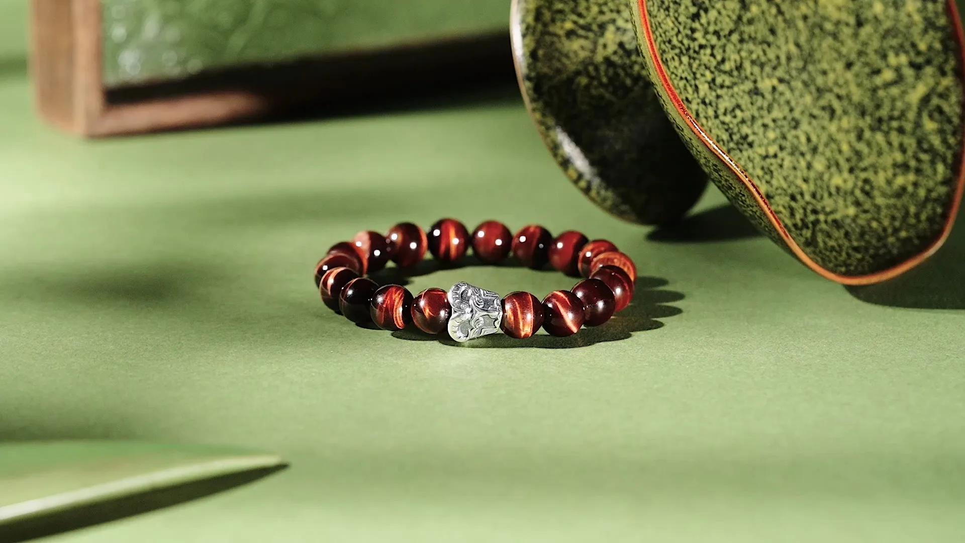 Deerwhisper 10mm Red Tiger's Eye Beaded Bracelet YSA250703 1
