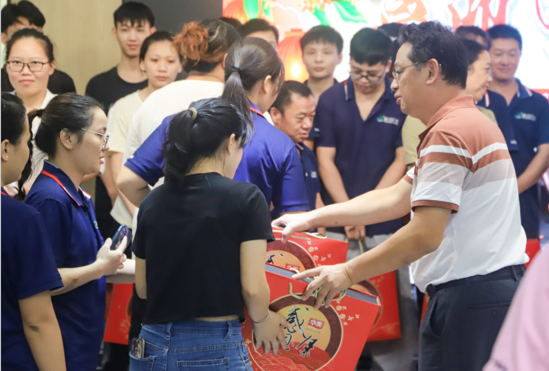 お祝いの季節を照らします：イエローリバー照明のムーンケーキジェスチャー従業員|黄河 2