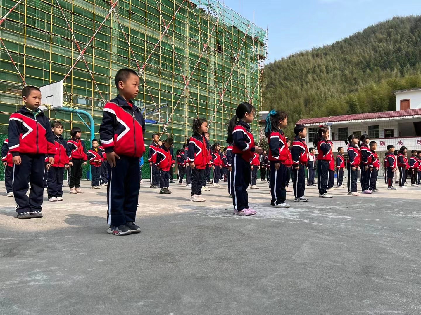 イエローリバー：愛を伴う、愛を込めて教育を助けてください 2