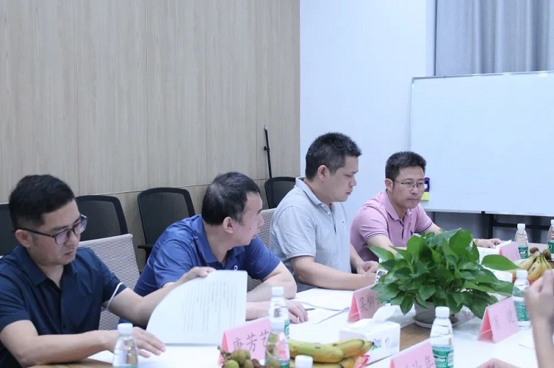 تم عقد غرفة تجارة Chongyi في مكتب Guangdong في Guangdong Yagelai Lighting and Audio Co. ، Ltd 4
