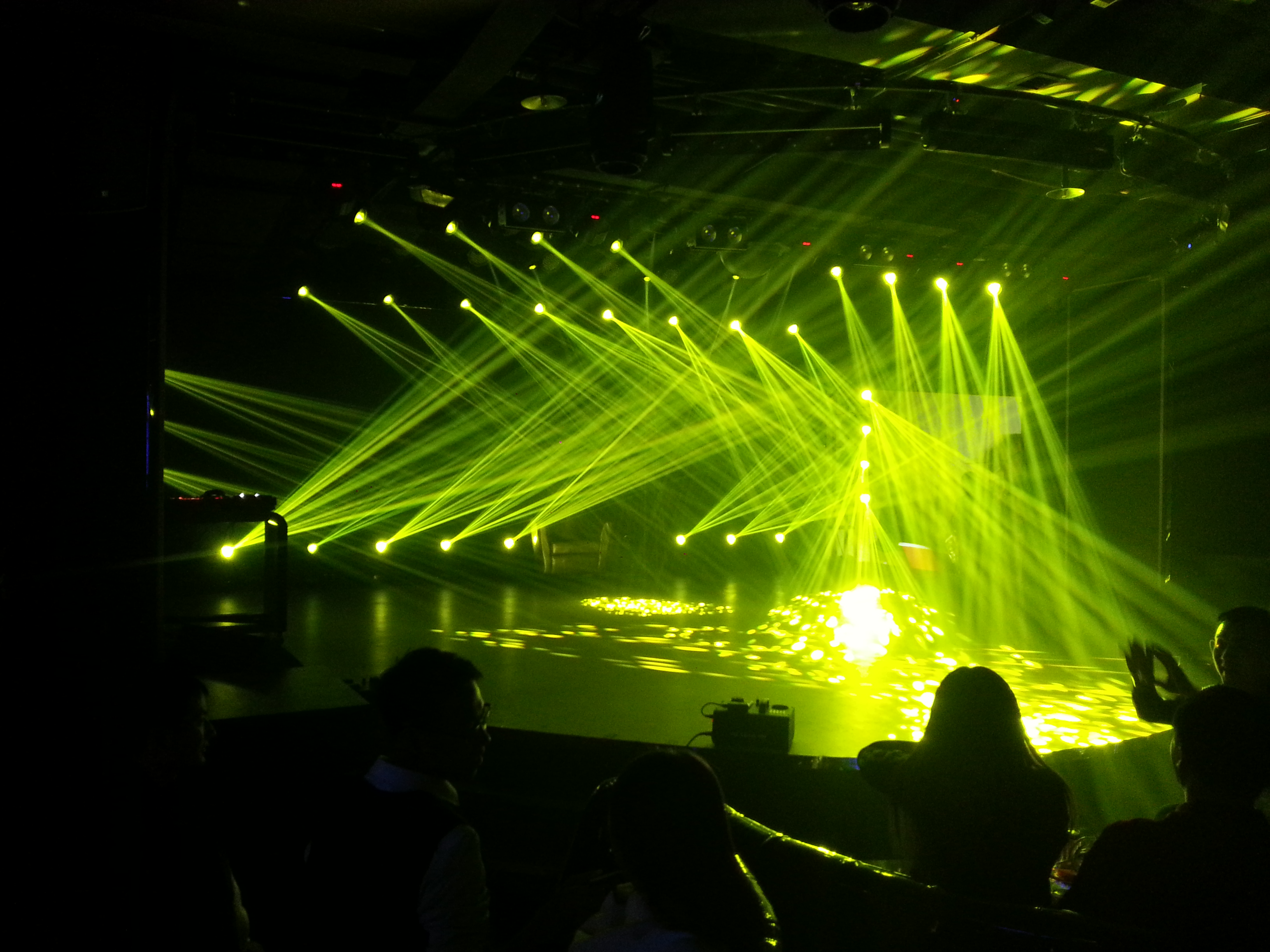 مشروع بار مع مصنعي إضاءة النهر الأصفر 2