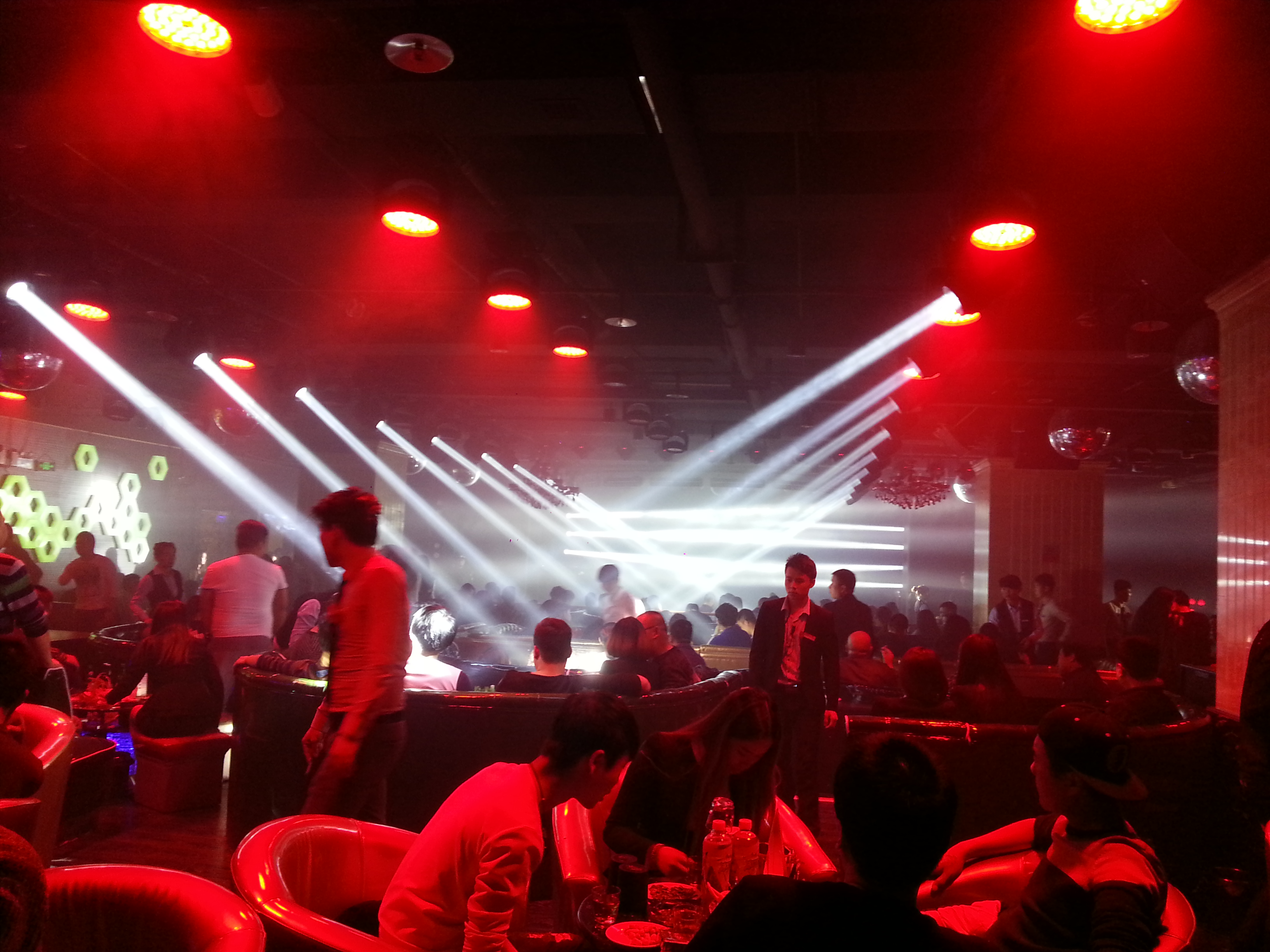 مشروع بار مع مصنعي إضاءة النهر الأصفر 3