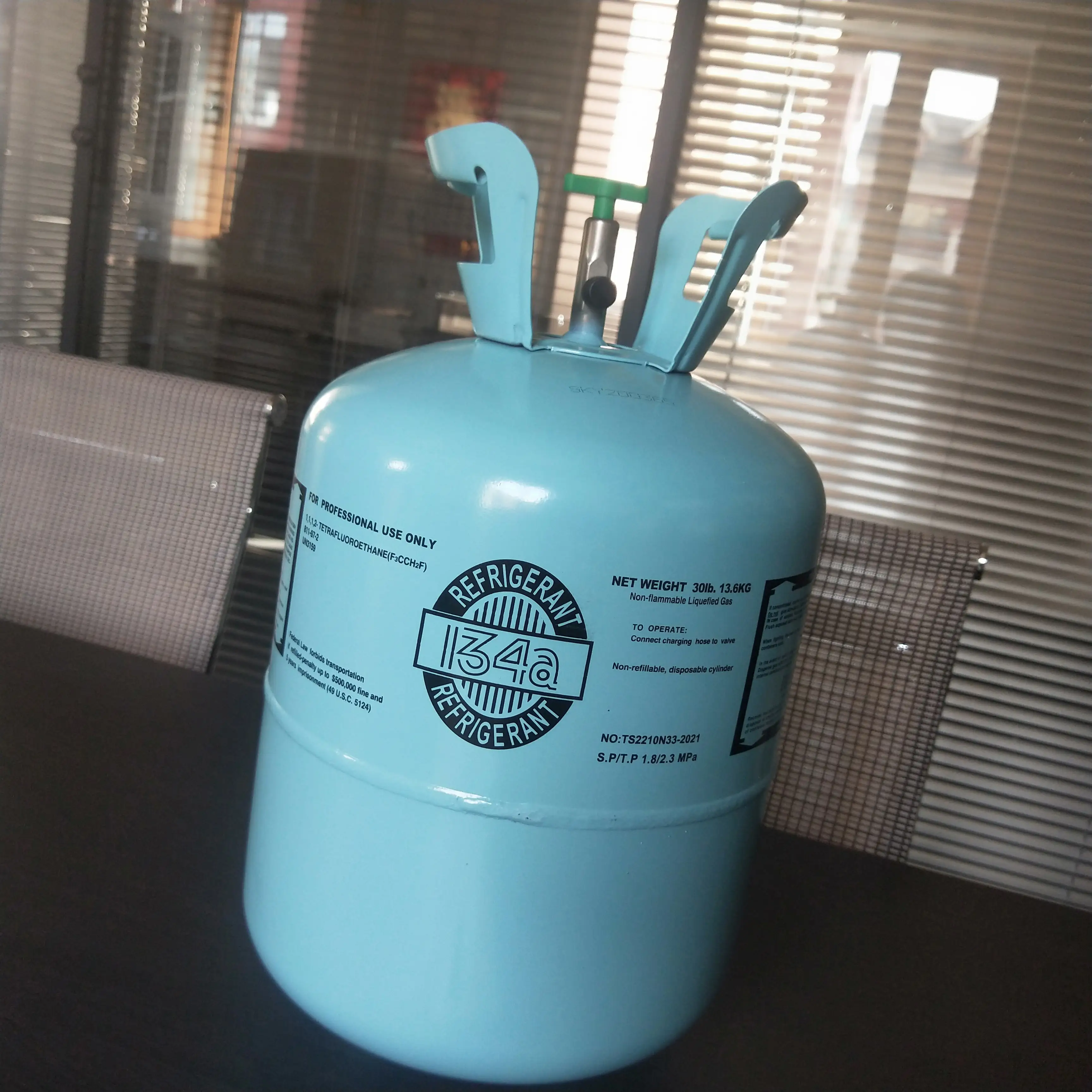 Factory supply hot sales 99.9% Purity Refrigerant Gas R134a disposable cylinder 1