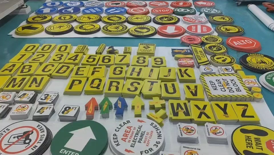 Autocollant de sol en vinyle antidérapant anti-UV en marbre pour la construction d&#39;usines 1