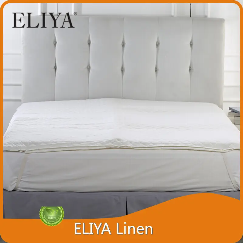 Dormitorio con cubrecolchón Hot Heavenly Bed ELIYA Marca 1