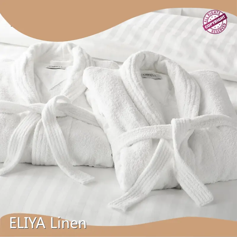Mejor albornoz de una empresa hotelera | ELIYA 1