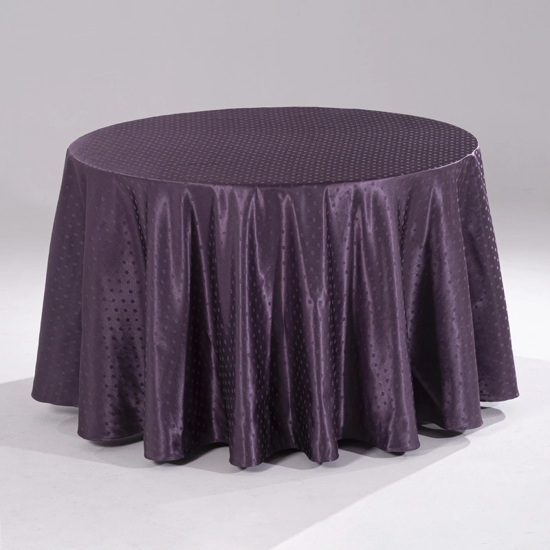 مفرش طاولة أنيق بنقشة ندفة الثلج لأي مناسبة بتصميم فريد 1