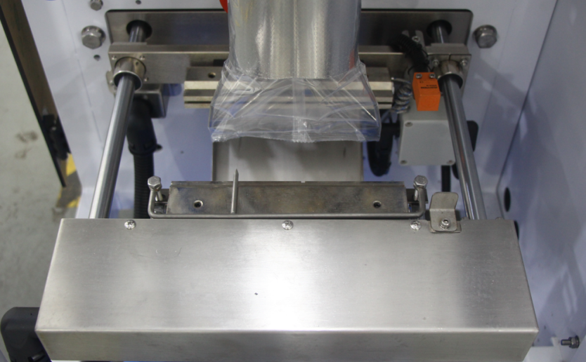Wholesale Bathroom accessories automatic counting and packaging machine with good price - Xingke 10