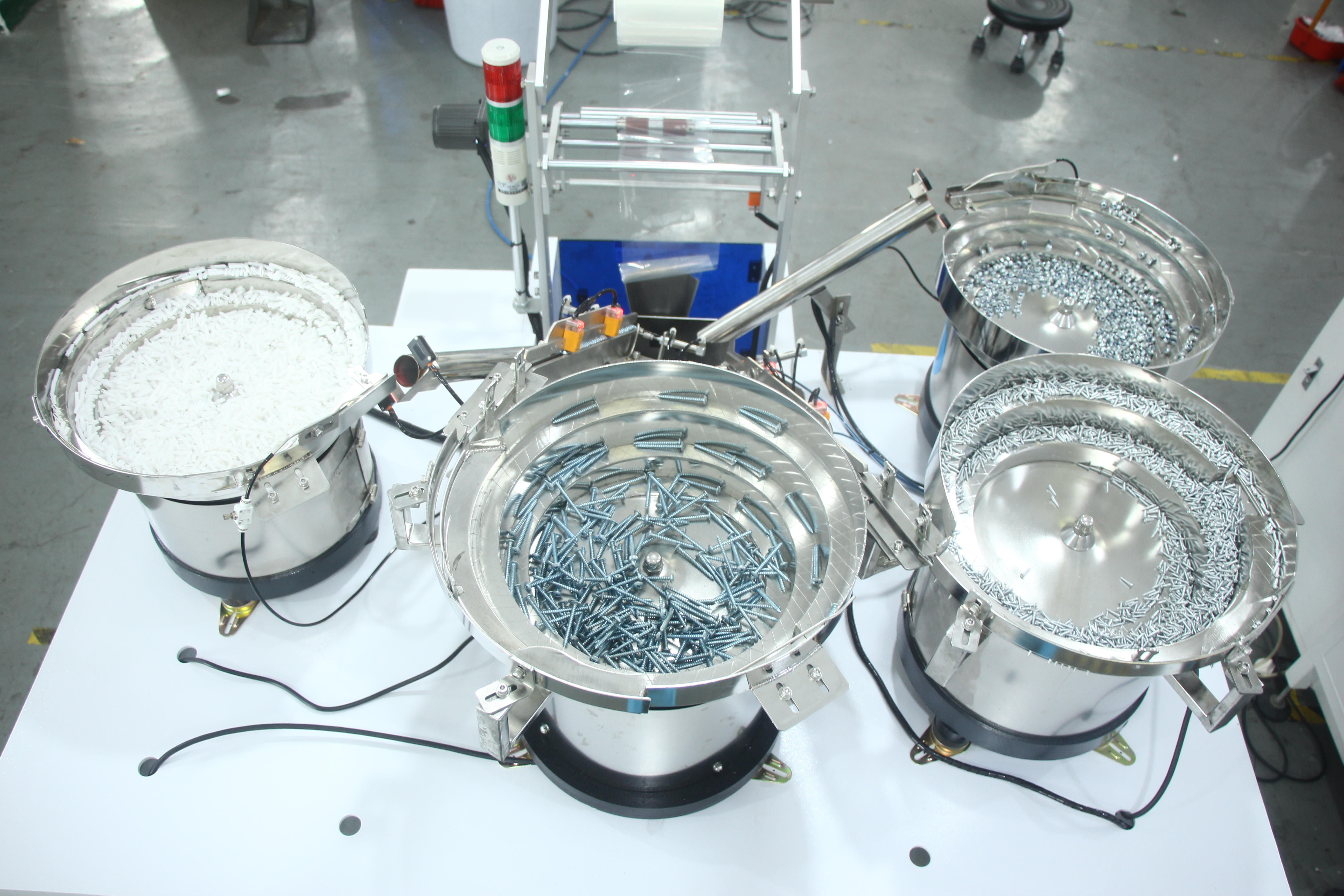 Best Screw glue particles automatic packaging machine Factory Price - Xingke 3