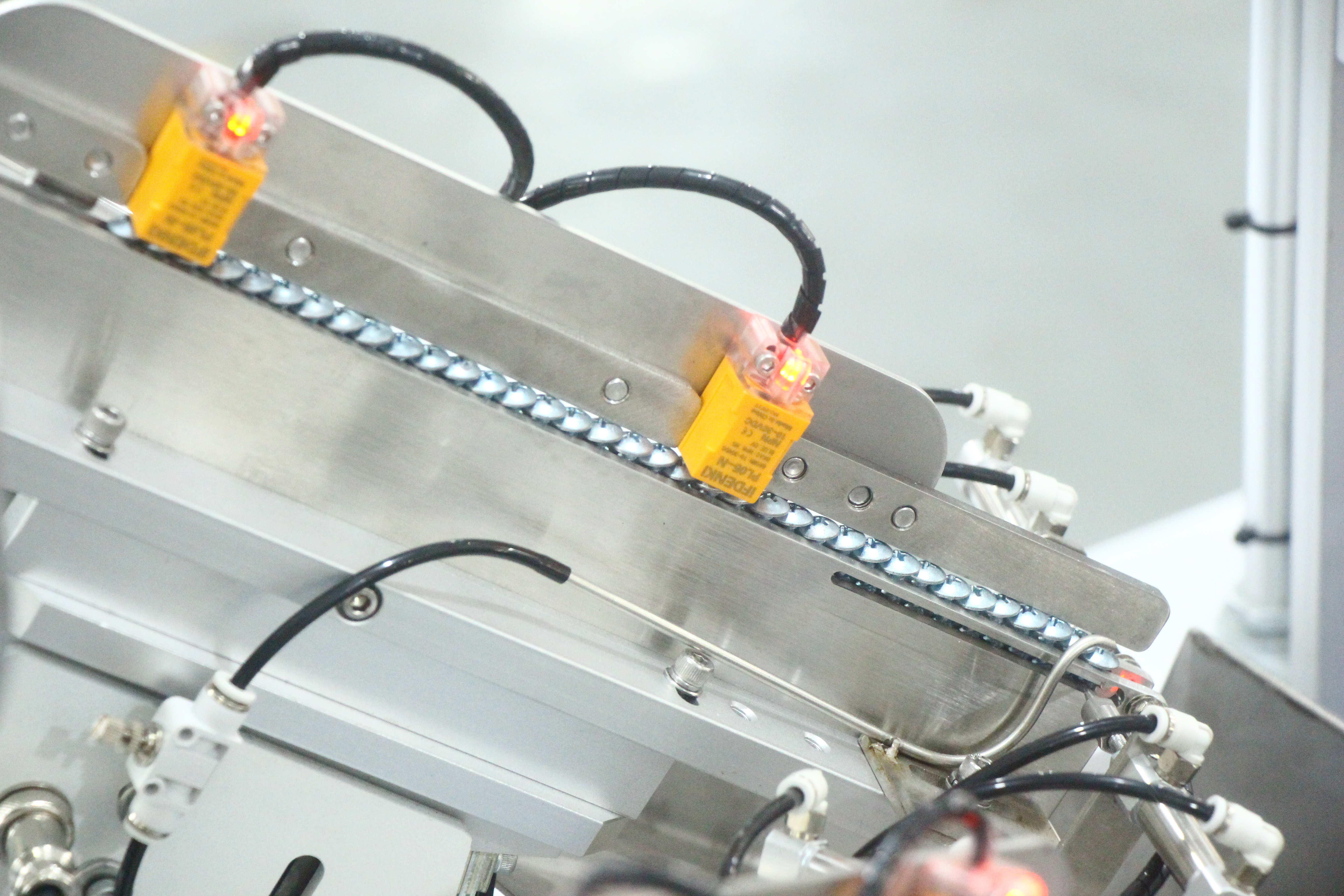 Best Screw glue particles automatic packaging machine Factory Price - Xingke 4