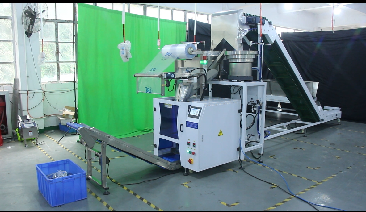 XK-C802Z weighing and complementing packaging machine for plastic parts Supplier & manufacturers | Xingke 3