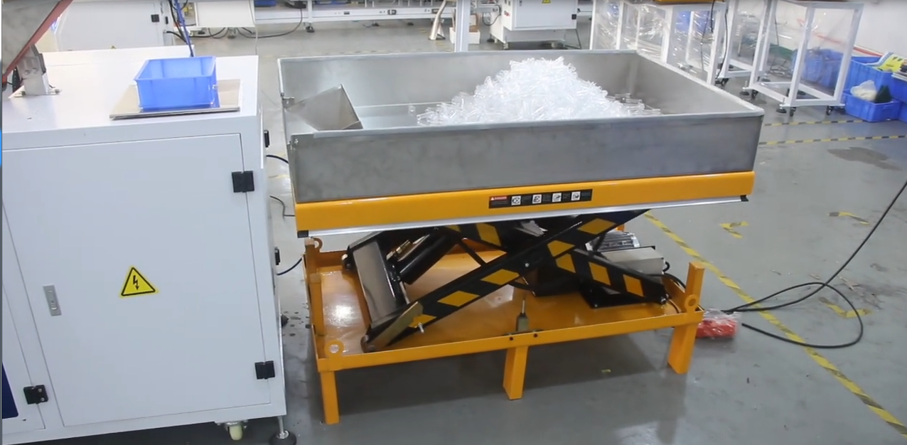 A Bulk Products Packaging Machine for Plastic Parts manufacturers | Xingke 5