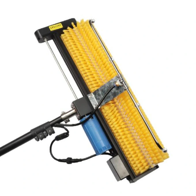 rolling head solar brush with telescopic pole