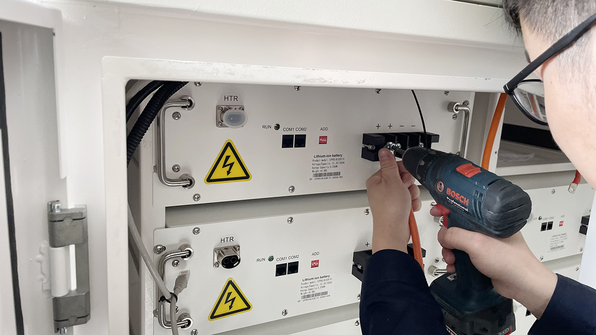 Enerluction 、 Hybess - Esclusivo PRODOTTI BREPTATIVI SPECIFICA STANDART STANDARD integrata 30KW 60KW 120KW Sistema di accumulo di energia per l'energia di batteria al litio 12