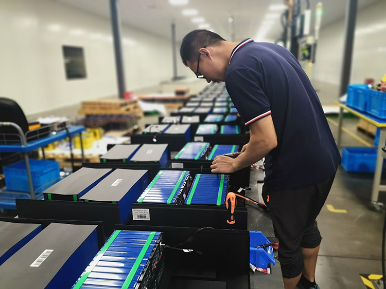 Enerluction 、 Hybess - Esclusivo PRODOTTI BREPTATIVI SPECIFICA STANDART STANDARD integrata 30KW 60KW 120KW Sistema di accumulo di energia per l'energia di batteria al litio 19