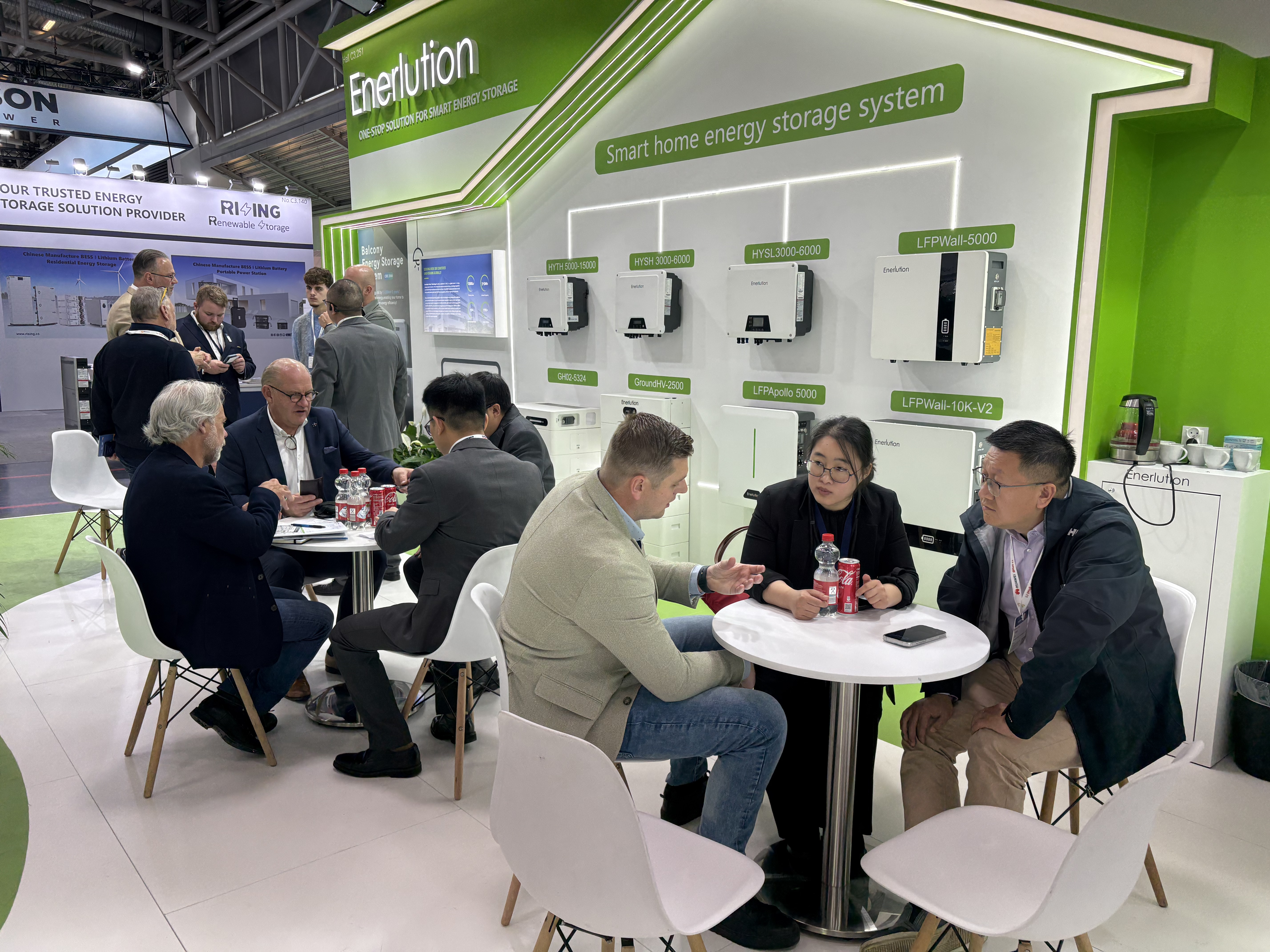 Enerlution mette in mostra soluzioni di accumulo di energia della batteria di nuova generazione presso Intersolar Europe 2025 2
