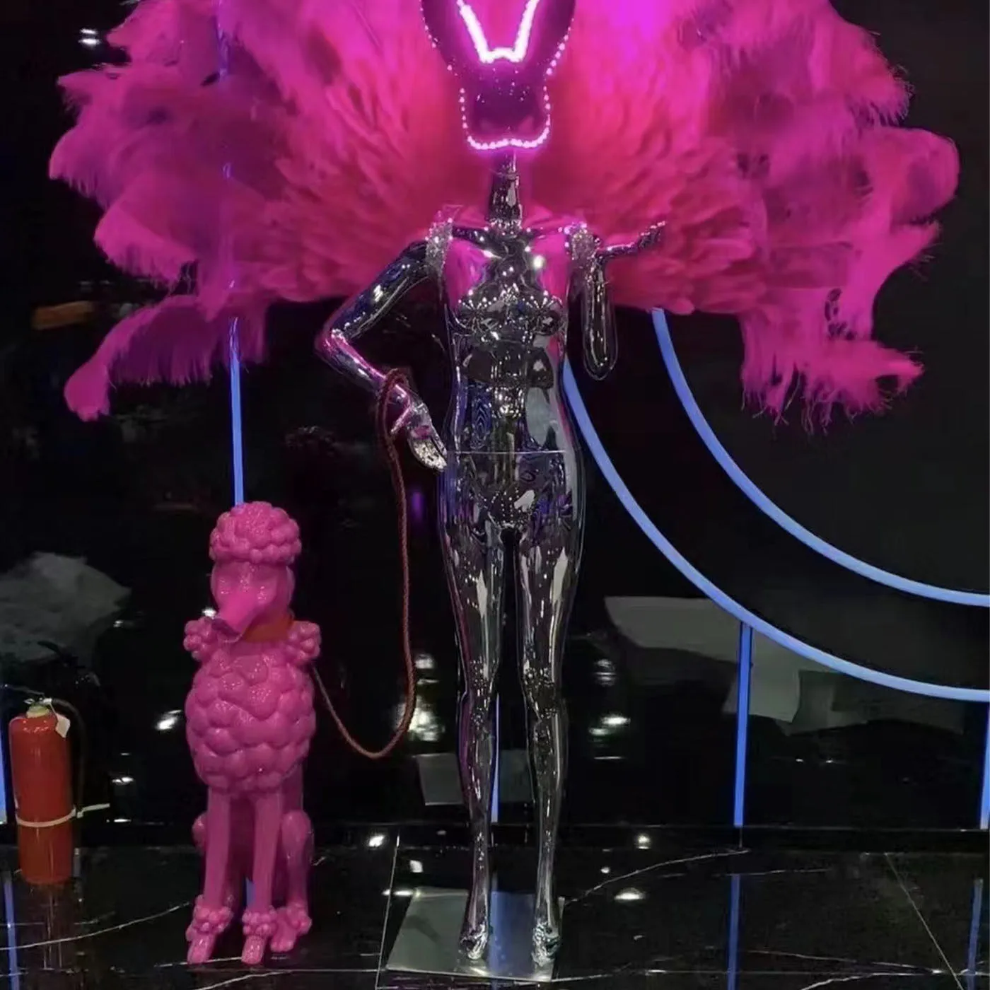 Bunny Mask Mannequin Floor Lamp, Feather Backdrop LED Light, Art Decorative Standing Sculpture for Mall, Bar, Event 1