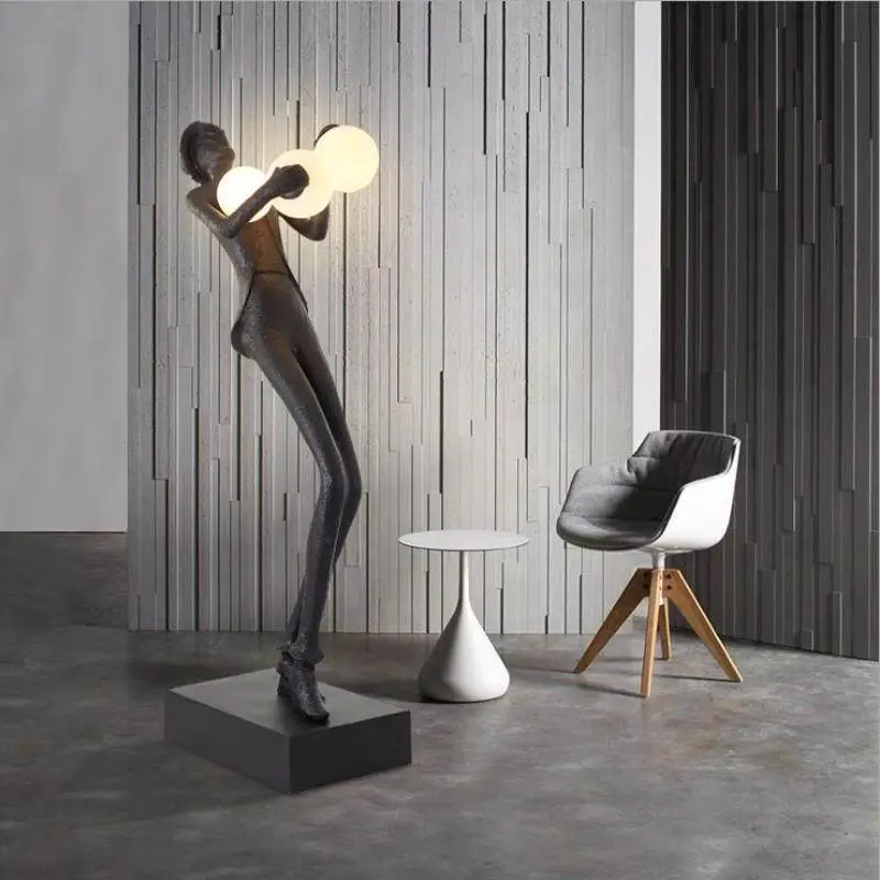 Lampadaire sculpture Michael, lampe sur pied moderne en forme humaine avec lampes sphériques, lampe décorative pour salon, hall d'entrée et espaces commerciaux 1