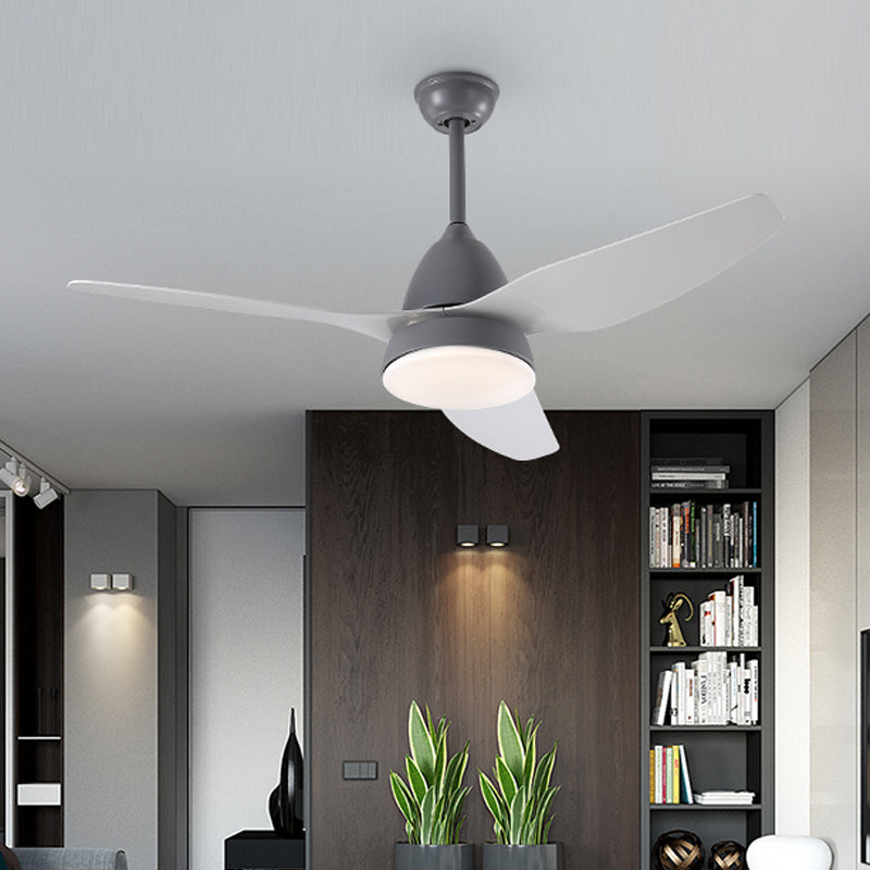 Elegante ventilador de techo moderno con luz, 3 aspas, silencioso y reversible, ideal para espacios escandinavos y contemporáneos. 1