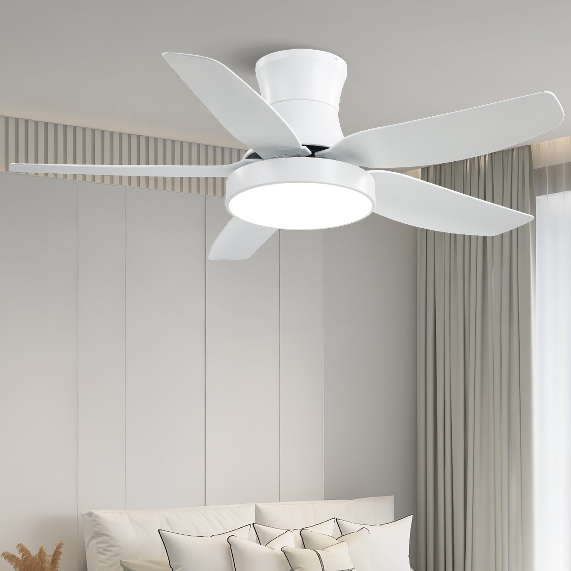 Ventilador de techo empotrado con luz, 5 aspas, silencioso, reversible, de perfil bajo y con lámpara para iluminación completa de la habitación. 1
